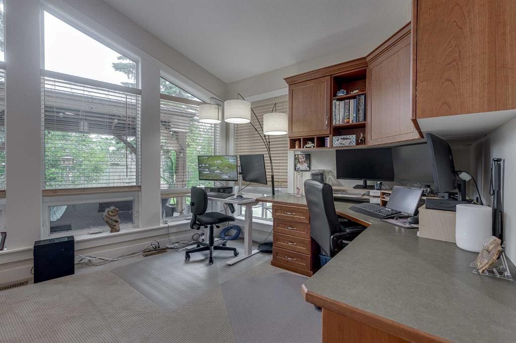 111 Selkirk Boulevard, Red Deer, AB - Indoor Photo Showing Office