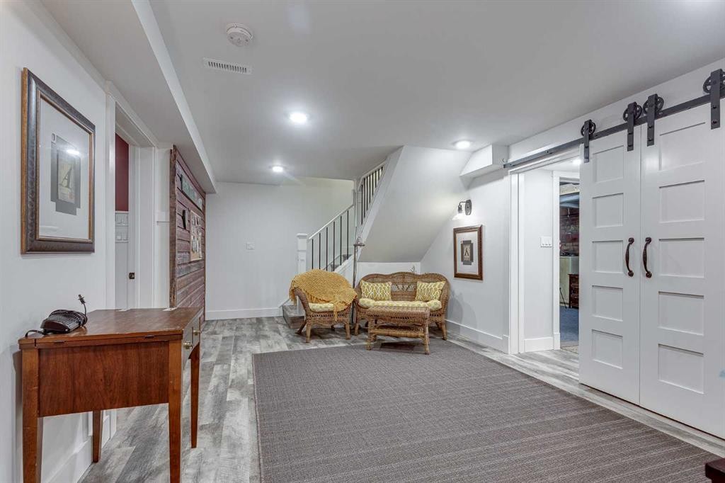 111 Selkirk Boulevard, Red Deer, AB - Indoor Photo Showing Other Room