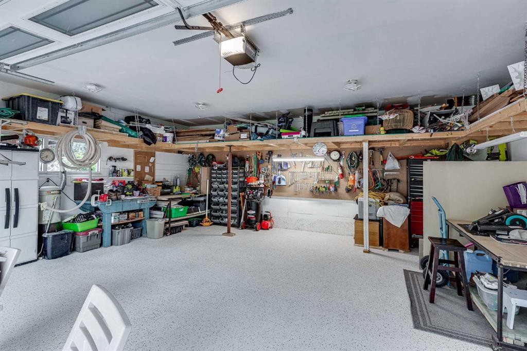 111 Selkirk Boulevard, Red Deer, AB - Indoor Photo Showing Garage