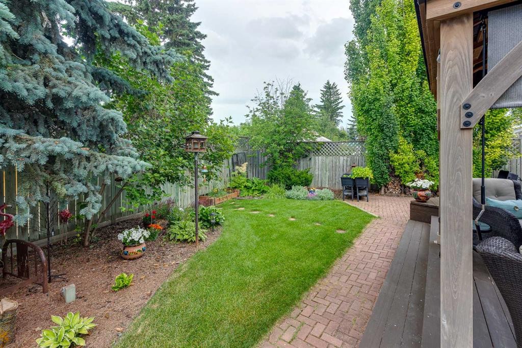 111 Selkirk Boulevard, Red Deer, AB - Outdoor