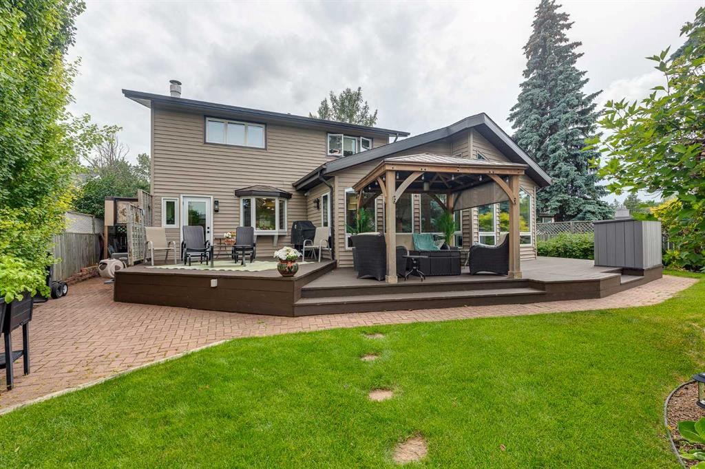 111 Selkirk Boulevard, Red Deer, AB - Outdoor With Deck Patio Veranda