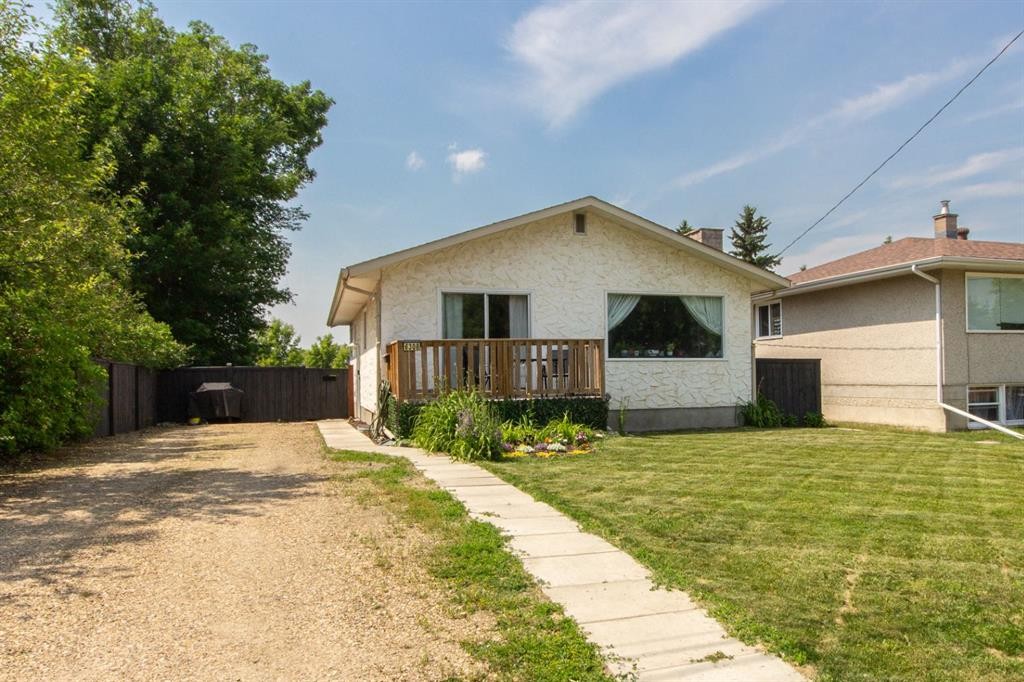 6308 61 Avenue, Red Deer, AB - Outdoor