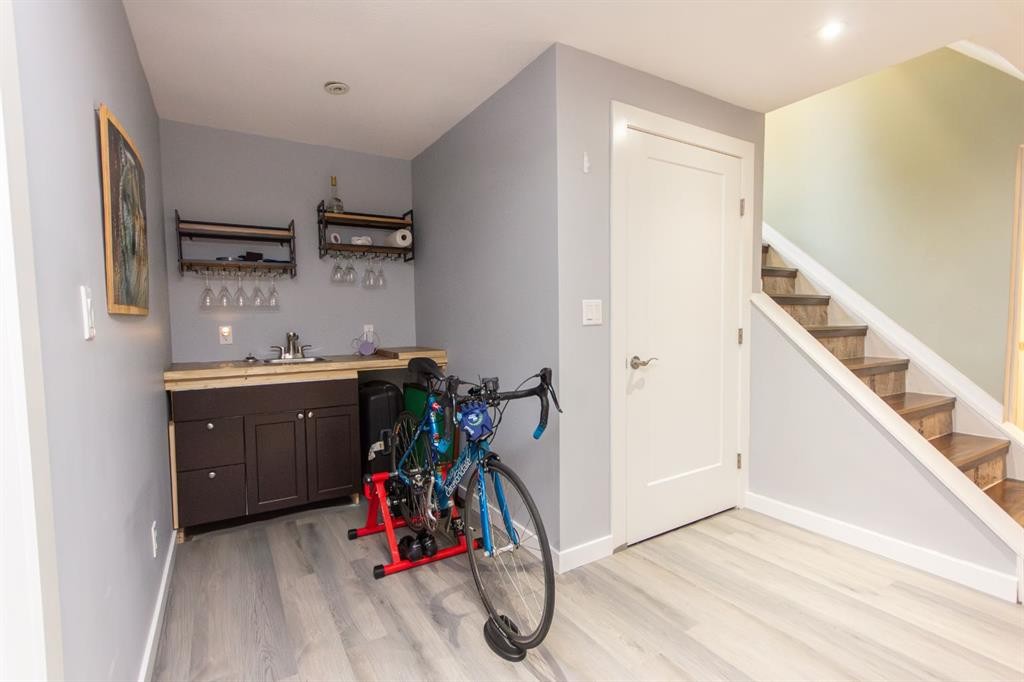 6308 61 Avenue, Red Deer, AB - Indoor Photo Showing Other Room