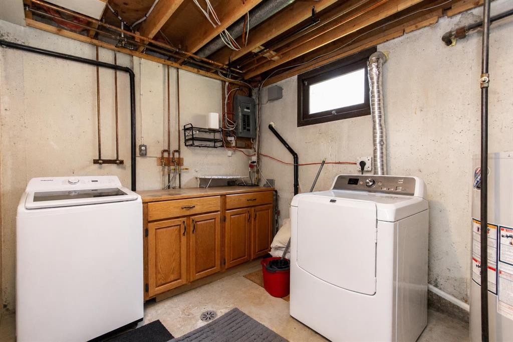 6308 61 Avenue, Red Deer, AB - Indoor Photo Showing Laundry Room