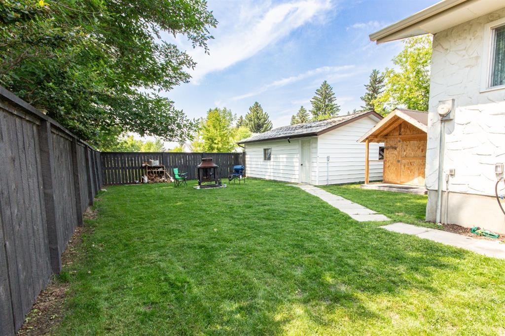 6308 61 Avenue, Red Deer, AB - Outdoor