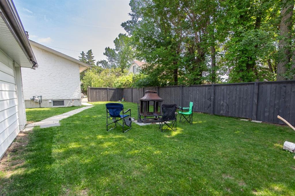 6308 61 Avenue, Red Deer, AB - Outdoor