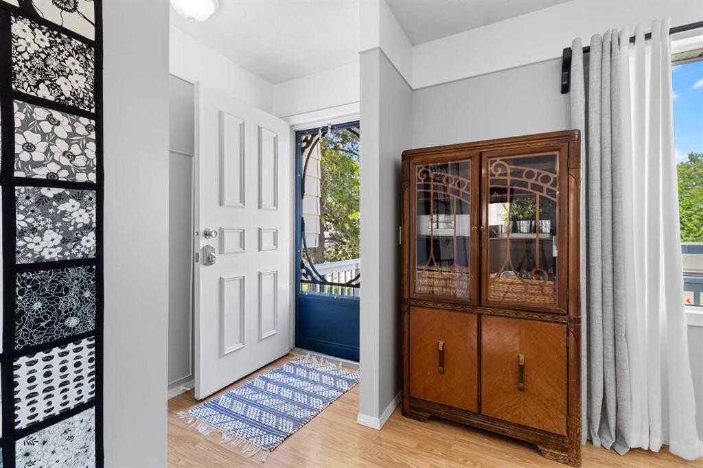 45 Sylvan Drive, Sylvan Lake, AB - Indoor Photo Showing Other Room