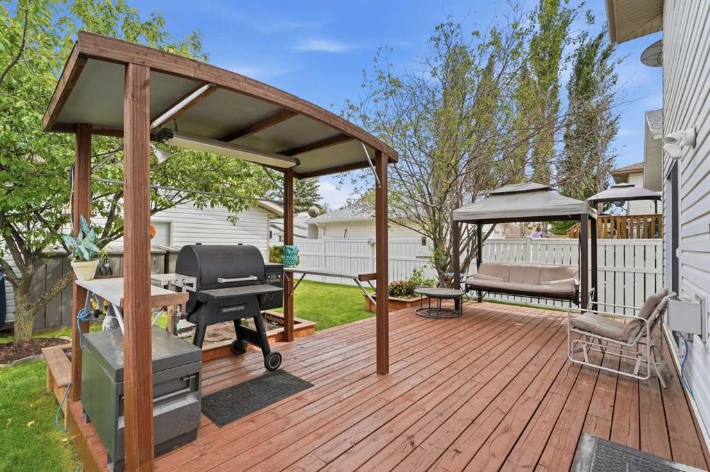 19 Ralston Crescent, Red Deer, AB - Outdoor With Deck Patio Veranda With Exterior