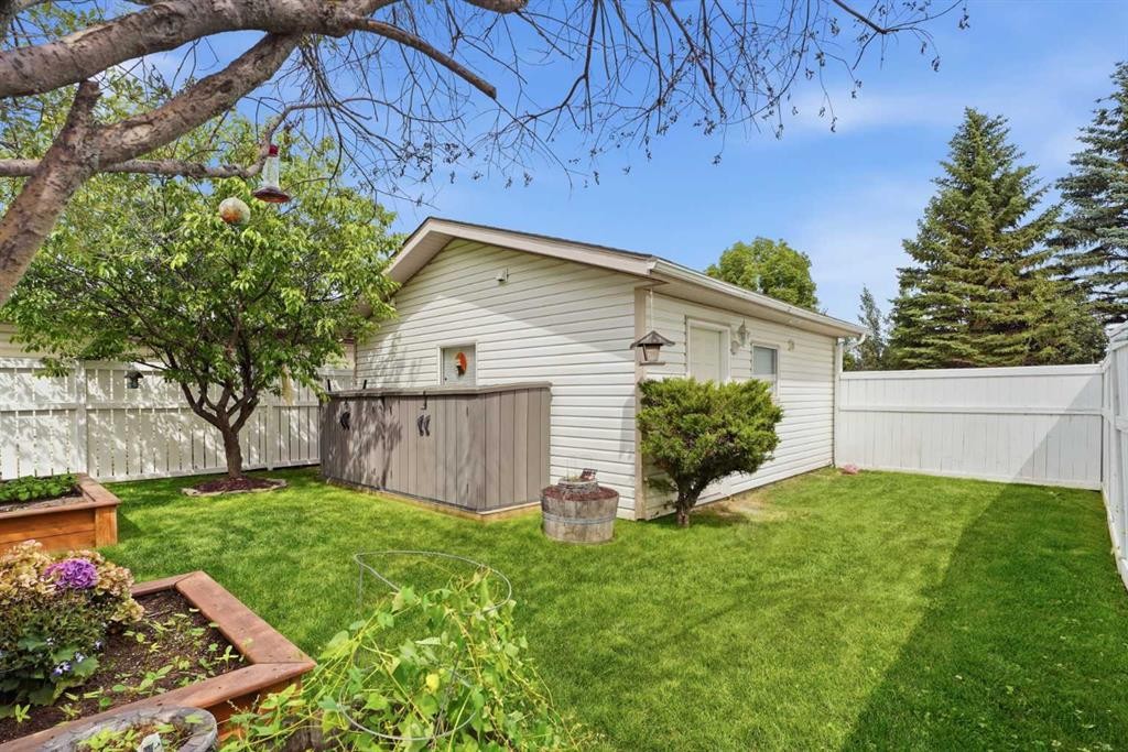 19 Ralston Crescent, Red Deer, AB - Outdoor