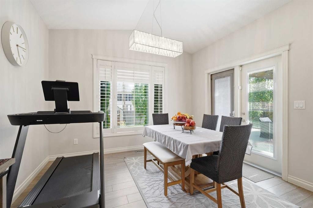 188 Kershaw Close, Red Deer, AB - Indoor Photo Showing Dining Room