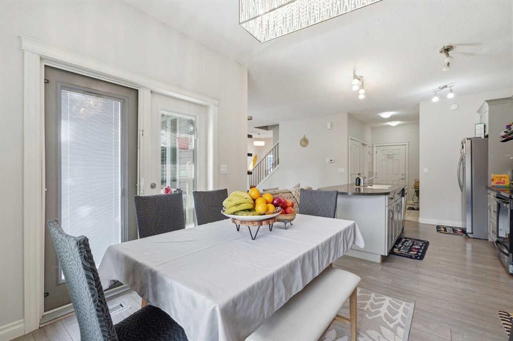 188 Kershaw Close, Red Deer, AB - Indoor Photo Showing Dining Room
