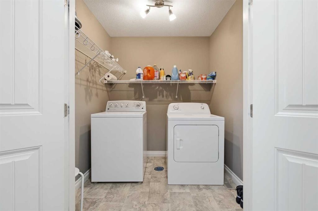 188 Kershaw Close, Red Deer, AB - Indoor Photo Showing Laundry Room