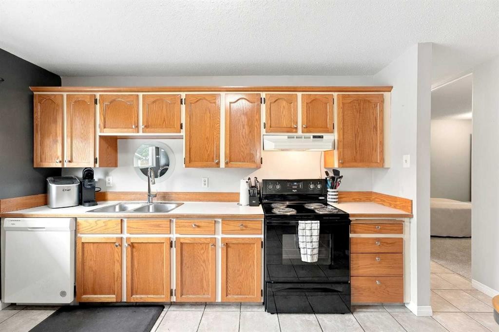 12 Anders Street, Red Deer, AB