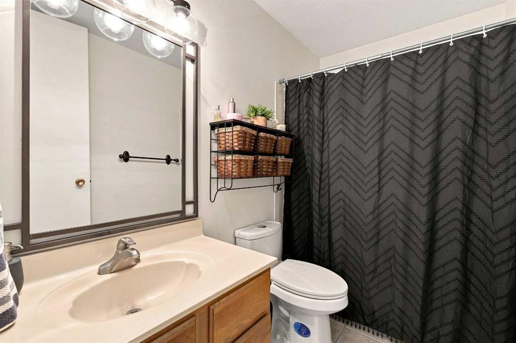 12 Anders Street, Red Deer, AB