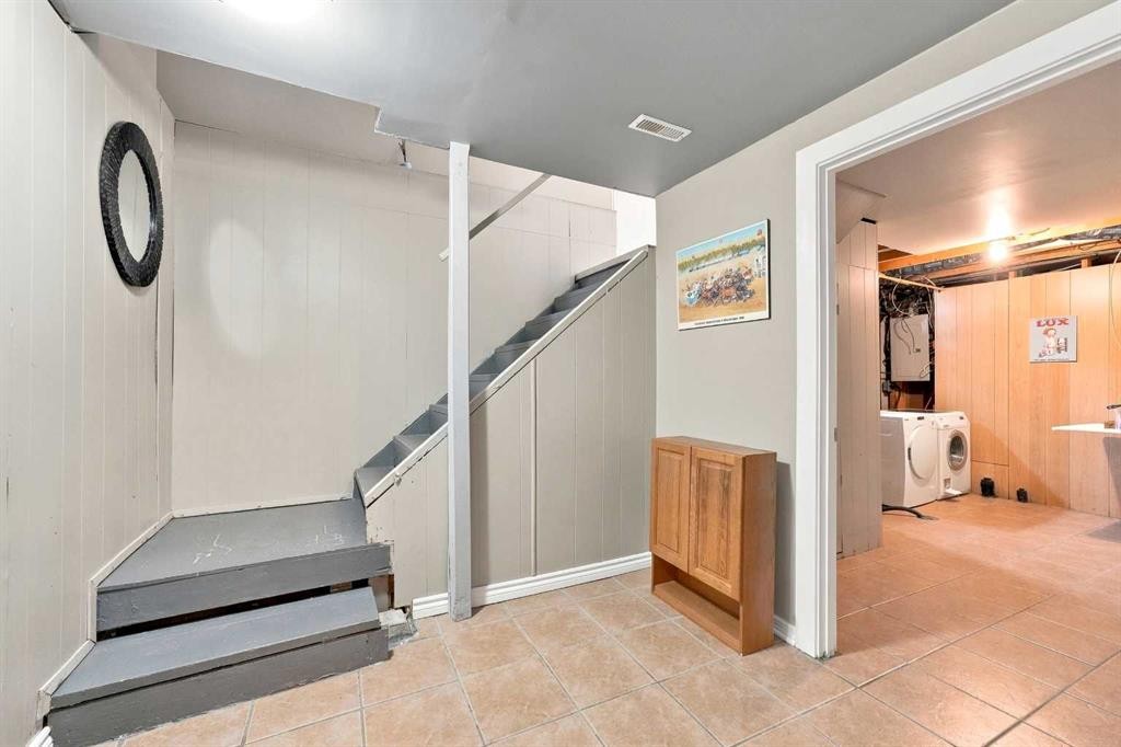 12 Anders Street, Red Deer, AB