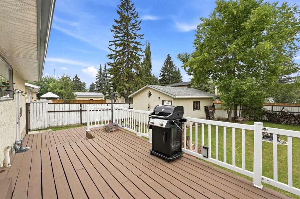 12 Anders Street, Red Deer, AB