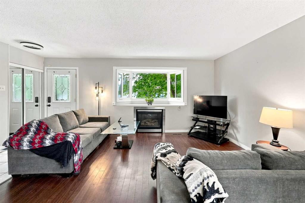 12 Anders Street, Red Deer, AB