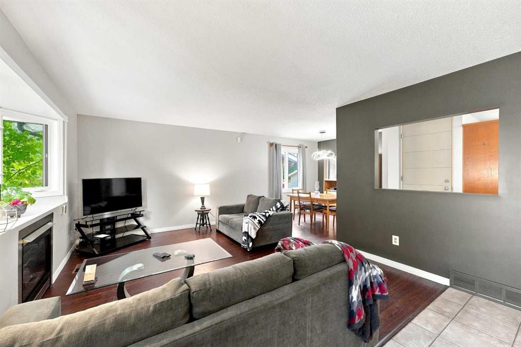 12 Anders Street, Red Deer, AB
