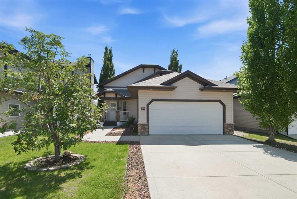 39 Landry Bend, Red Deer, AB - Outdoor