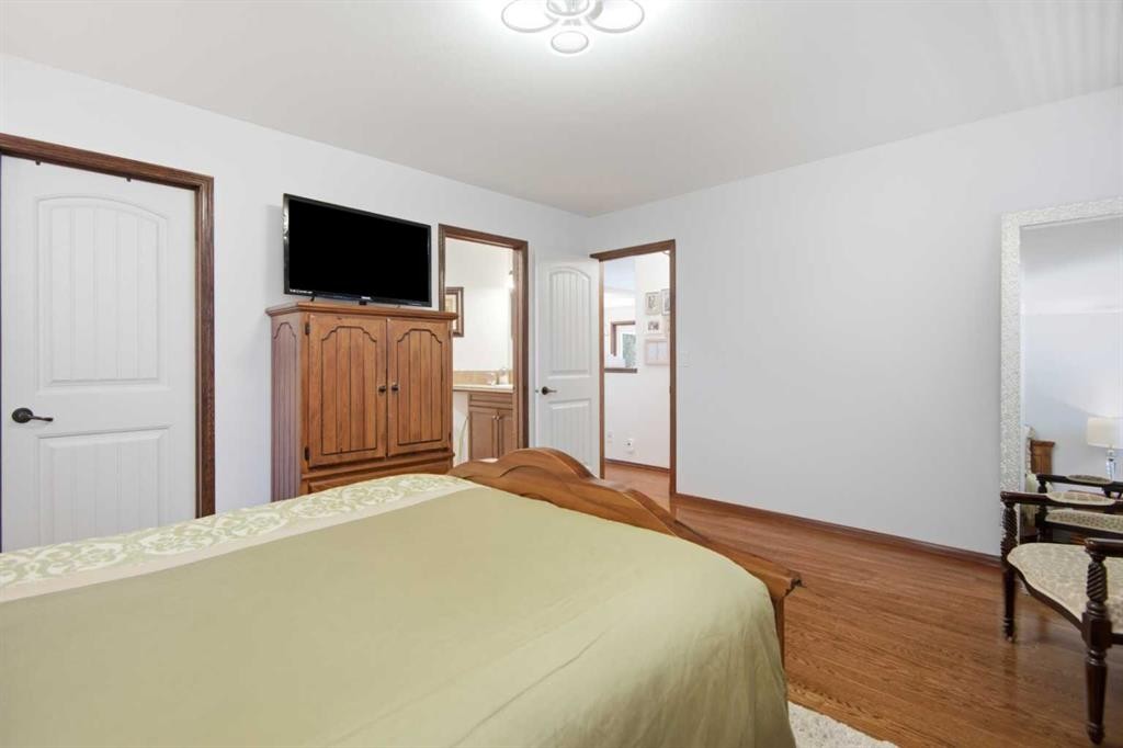 39 Landry Bend, Red Deer, AB - Indoor Photo Showing Bedroom