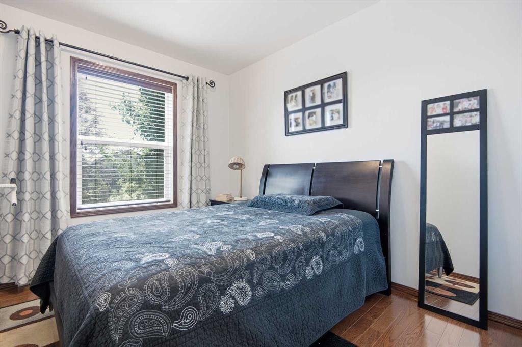 39 Landry Bend, Red Deer, AB - Indoor Photo Showing Bedroom