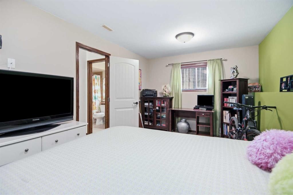39 Landry Bend, Red Deer, AB - Indoor Photo Showing Bedroom