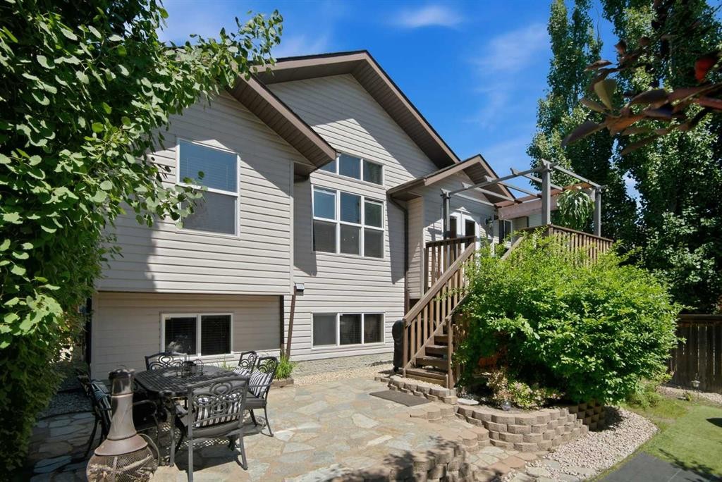 39 Landry Bend, Red Deer, AB - Outdoor