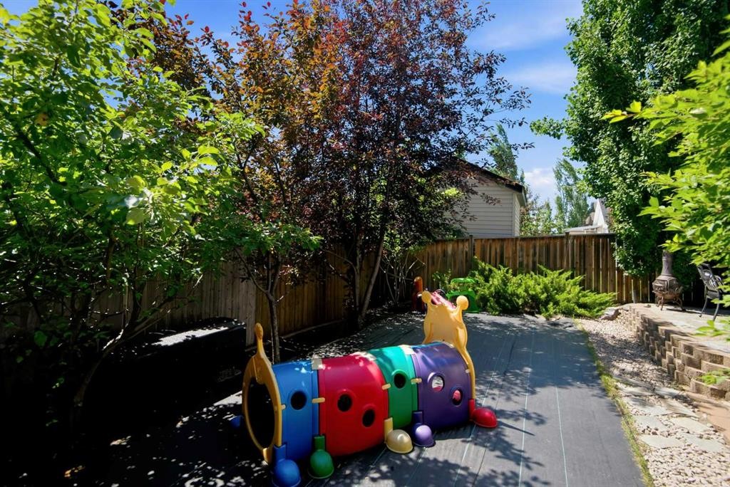 39 Landry Bend, Red Deer, AB - Outdoor