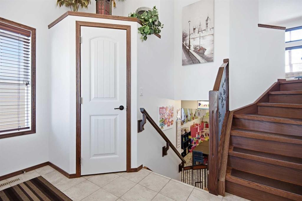 39 Landry Bend, Red Deer, AB - Indoor Photo Showing Other Room