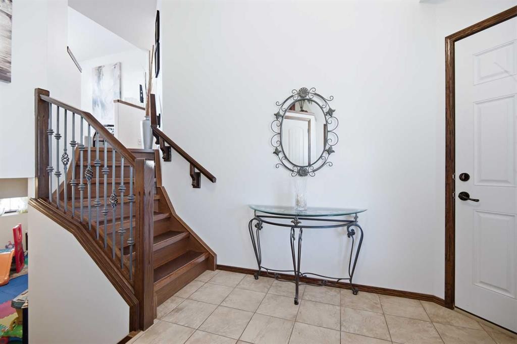 39 Landry Bend, Red Deer, AB - Indoor Photo Showing Other Room