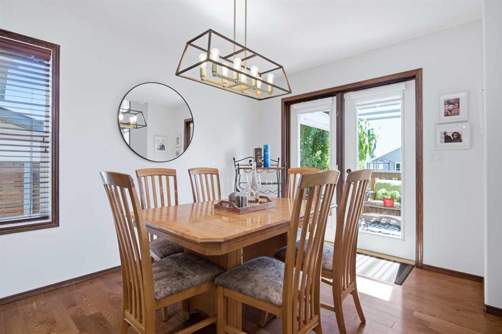 39 Landry Bend, Red Deer, AB - Indoor Photo Showing Dining Room