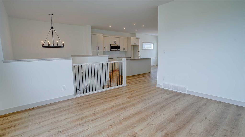 19 Ian Way, Sylvan Lake, AB - Indoor Photo Showing Kitchen