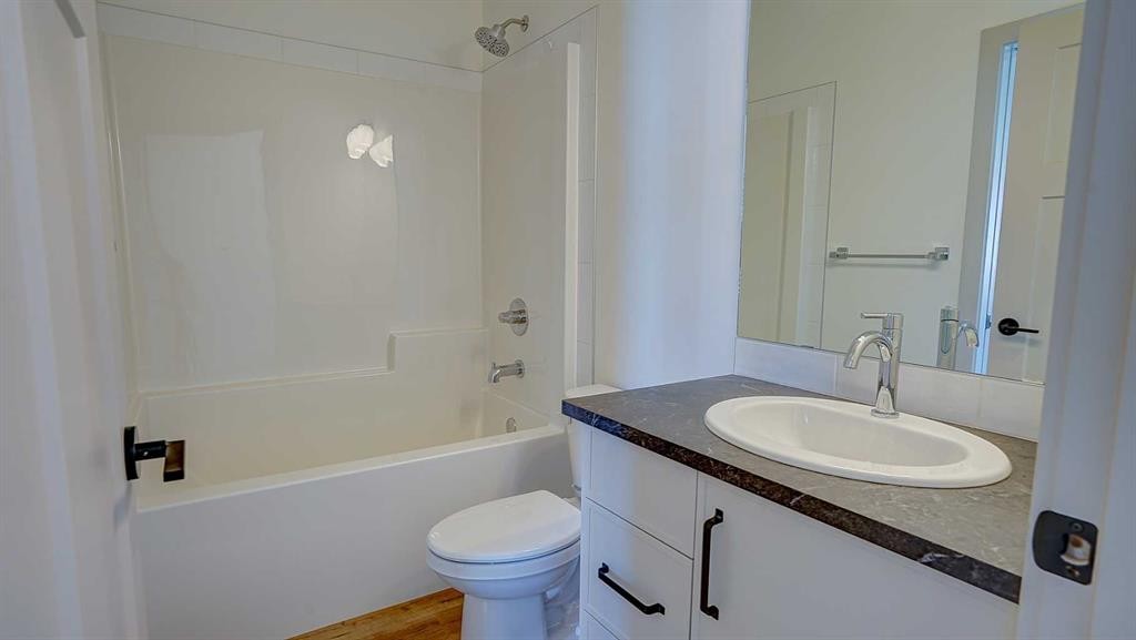 19 Ian Way, Sylvan Lake, AB - Indoor Photo Showing Bathroom