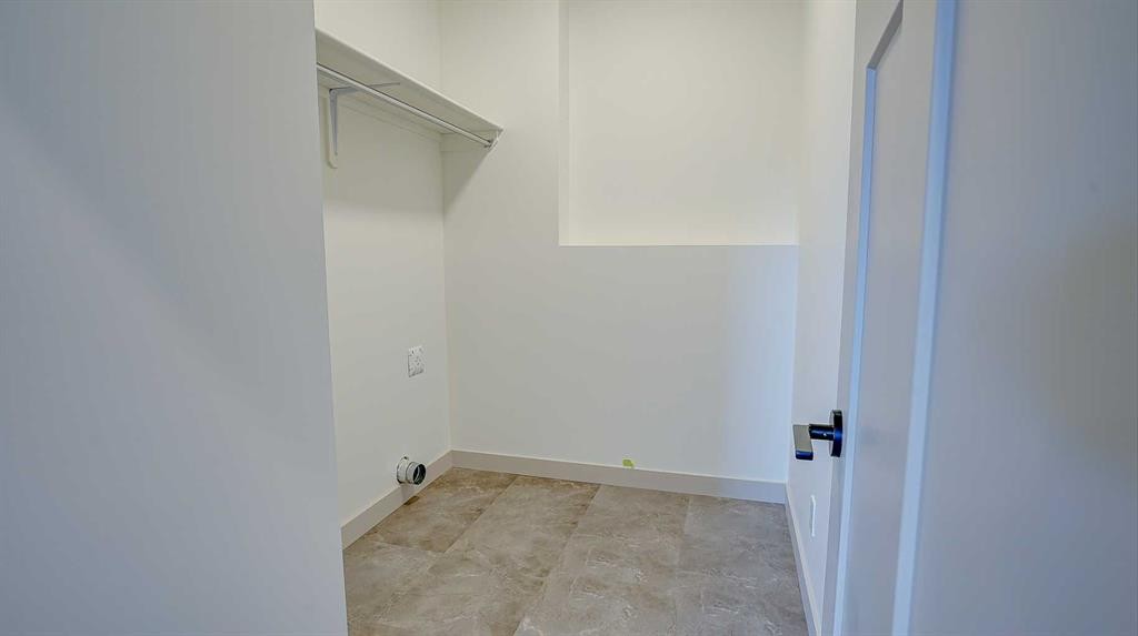 19 Ian Way, Sylvan Lake, AB - Indoor