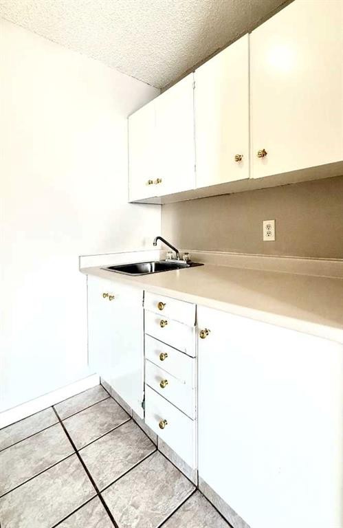 209-4820 47 Avenue, Red Deer, AB - Indoor