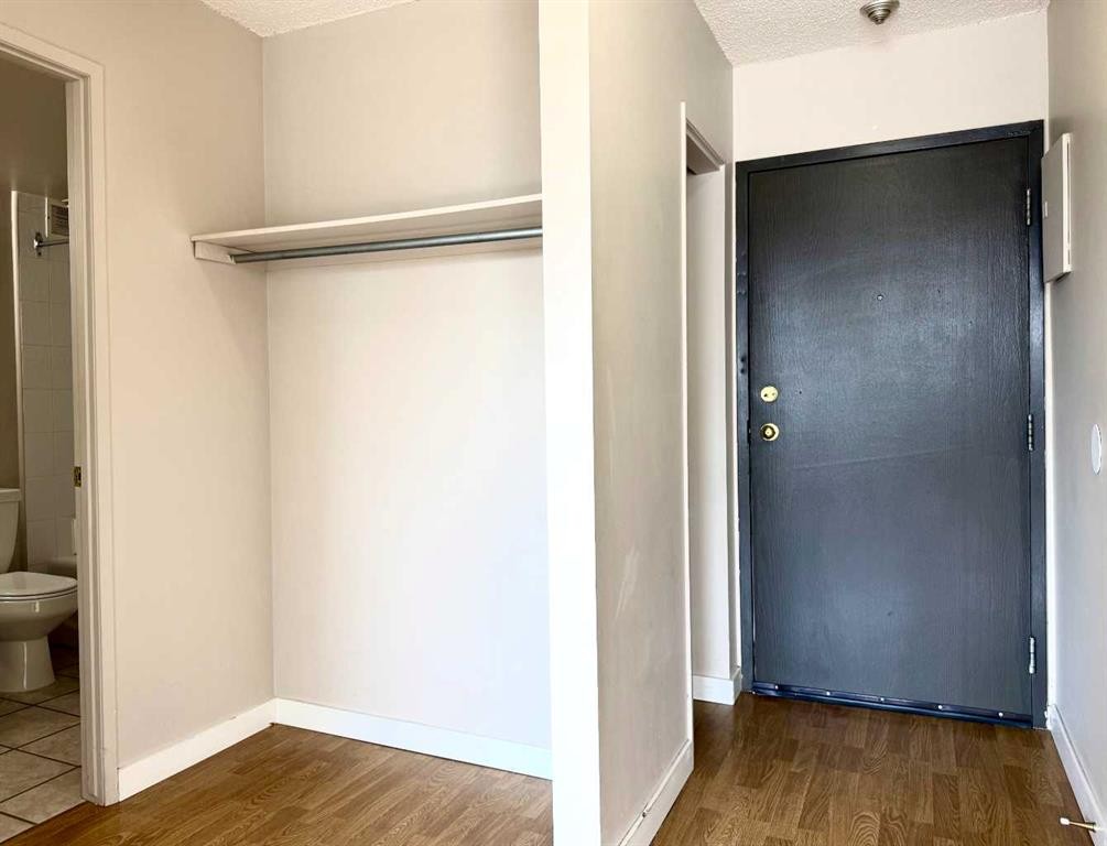 209-4820 47 Avenue, Red Deer, AB - Indoor Photo Showing Other Room