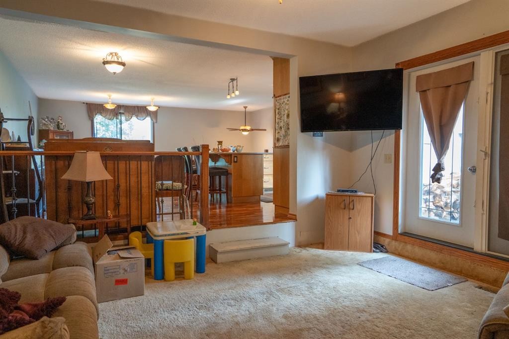 4908 47 Street, Clive, AB - Indoor