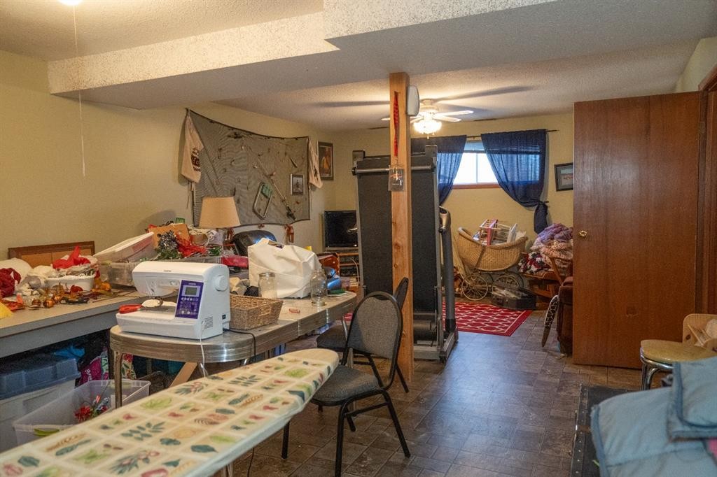 4908 47 Street, Clive, AB - Indoor