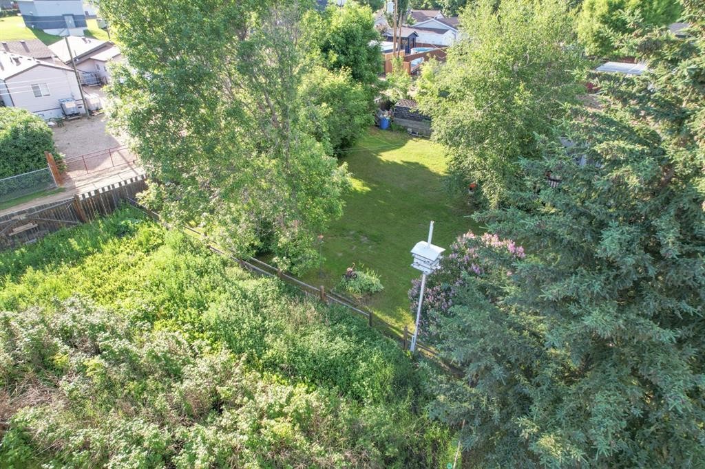 4908 47 Street, Clive, AB - Outdoor