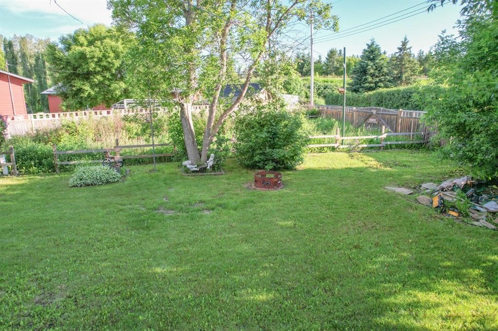 4908 47 Street, Clive, AB - Outdoor