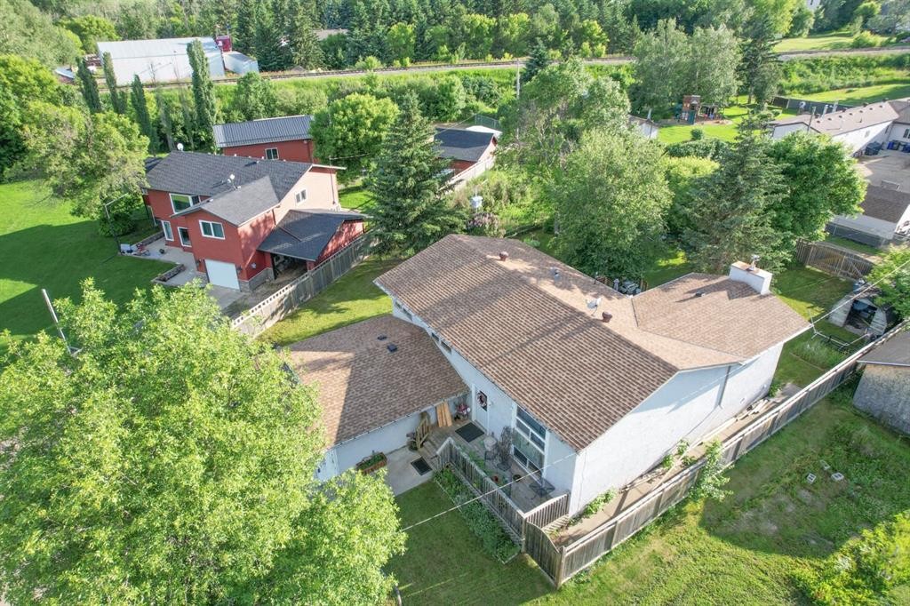 4908 47 Street, Clive, AB - Outdoor