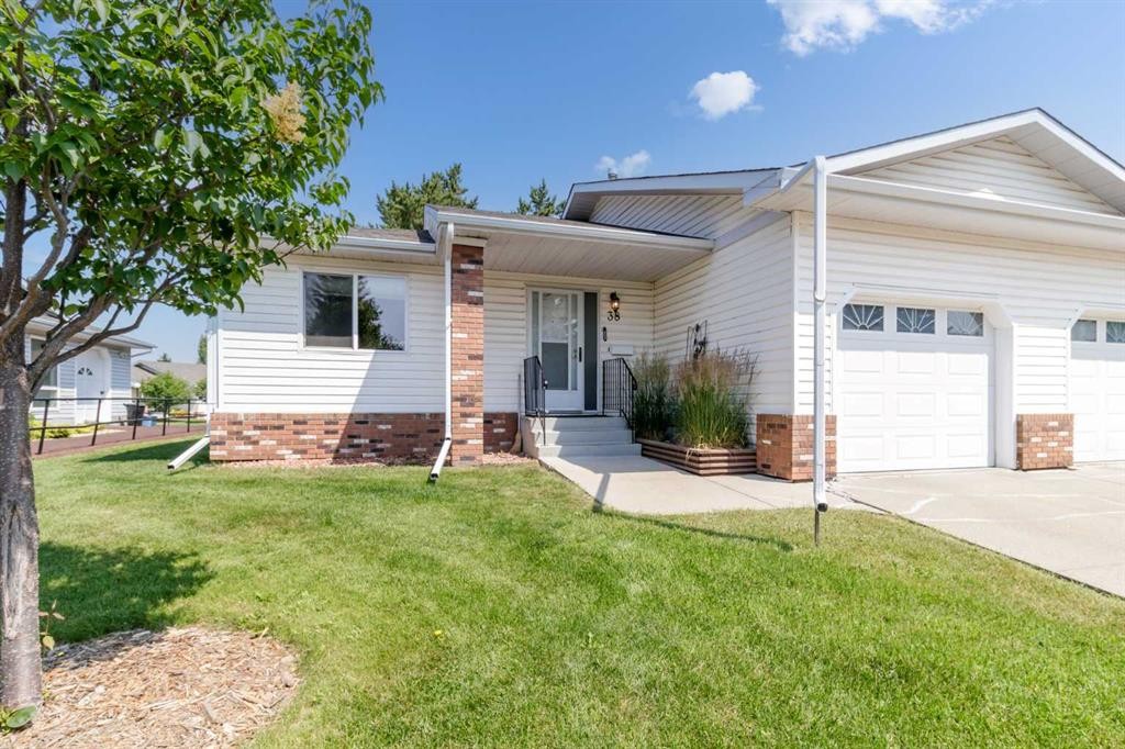 38-2821 Botterill Crescent, Red Deer, AB - Outdoor