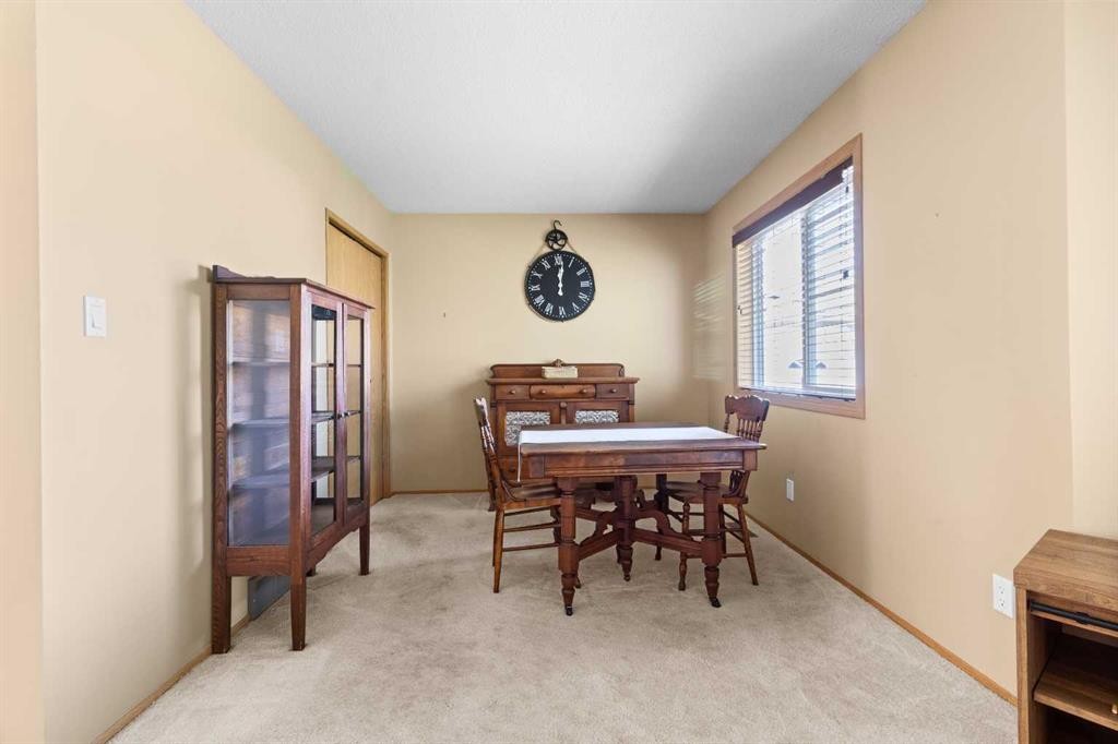 38-2821 Botterill Crescent, Red Deer, AB - Indoor Photo Showing Other Room