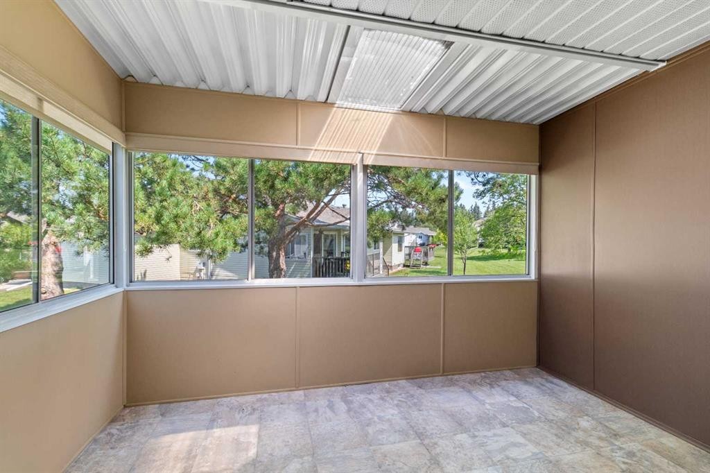 38-2821 Botterill Crescent, Red Deer, AB - Photo Showing Other Room