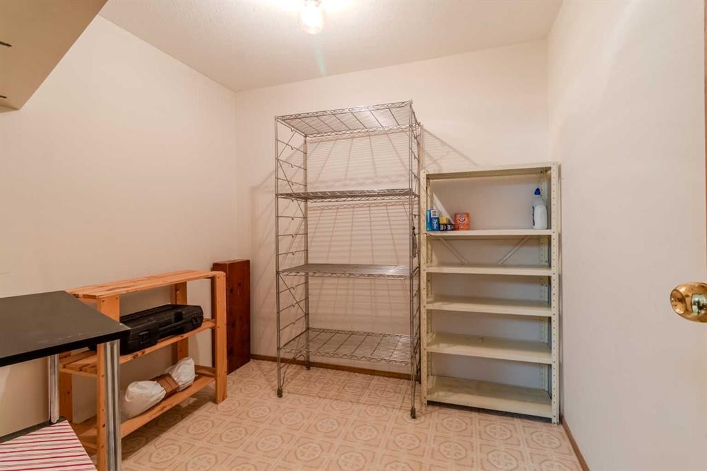 38-2821 Botterill Crescent, Red Deer, AB - Indoor