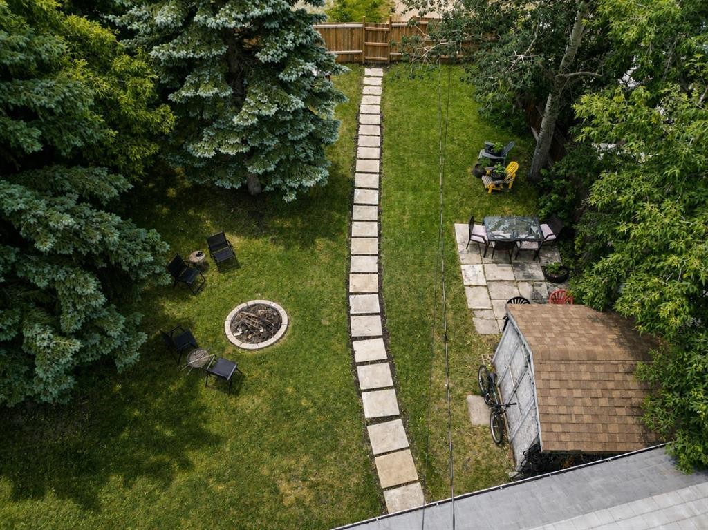 5224 50 Avenue, Sylvan Lake, AB - Outdoor