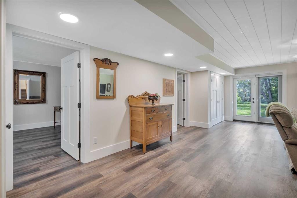 4815 49 Street, Clive, AB - Indoor