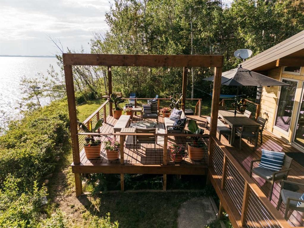 391 Birchcliff Road, Birchcliff, AB - Outdoor