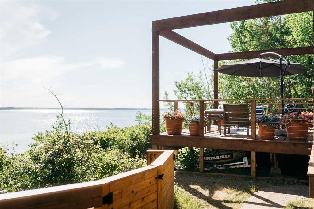 391 Birchcliff Road, Birchcliff, AB - Outdoor With Body Of Water