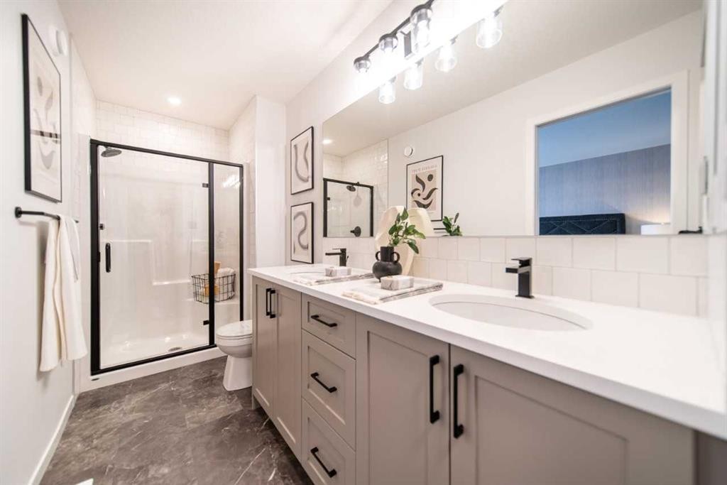 524 Tekarra Drive Nw, Calgary, AB - Indoor Photo Showing Bathroom